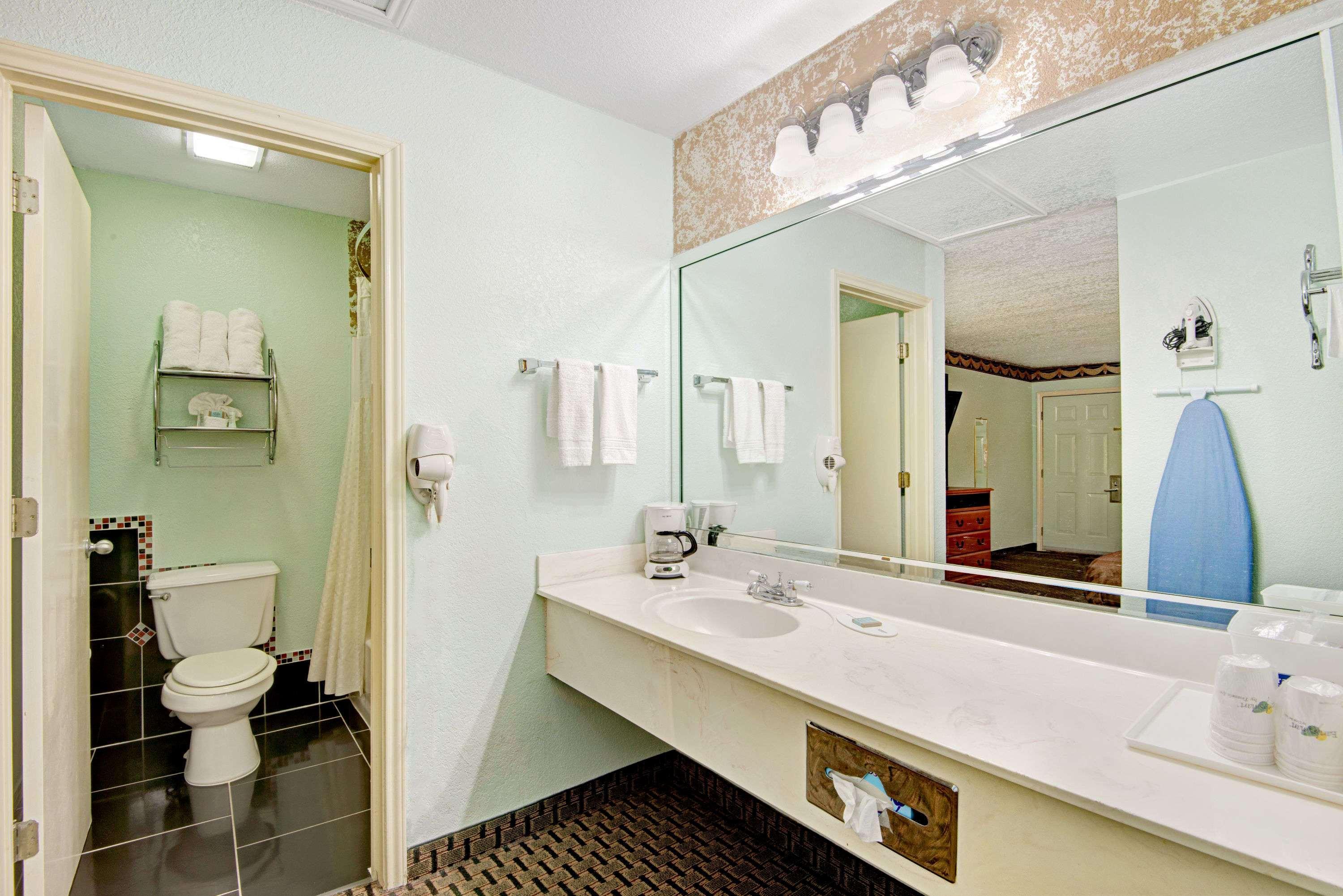 Econo Lodge Inn & Suites Near Lackland Afb San Antonio Eksteriør bilde