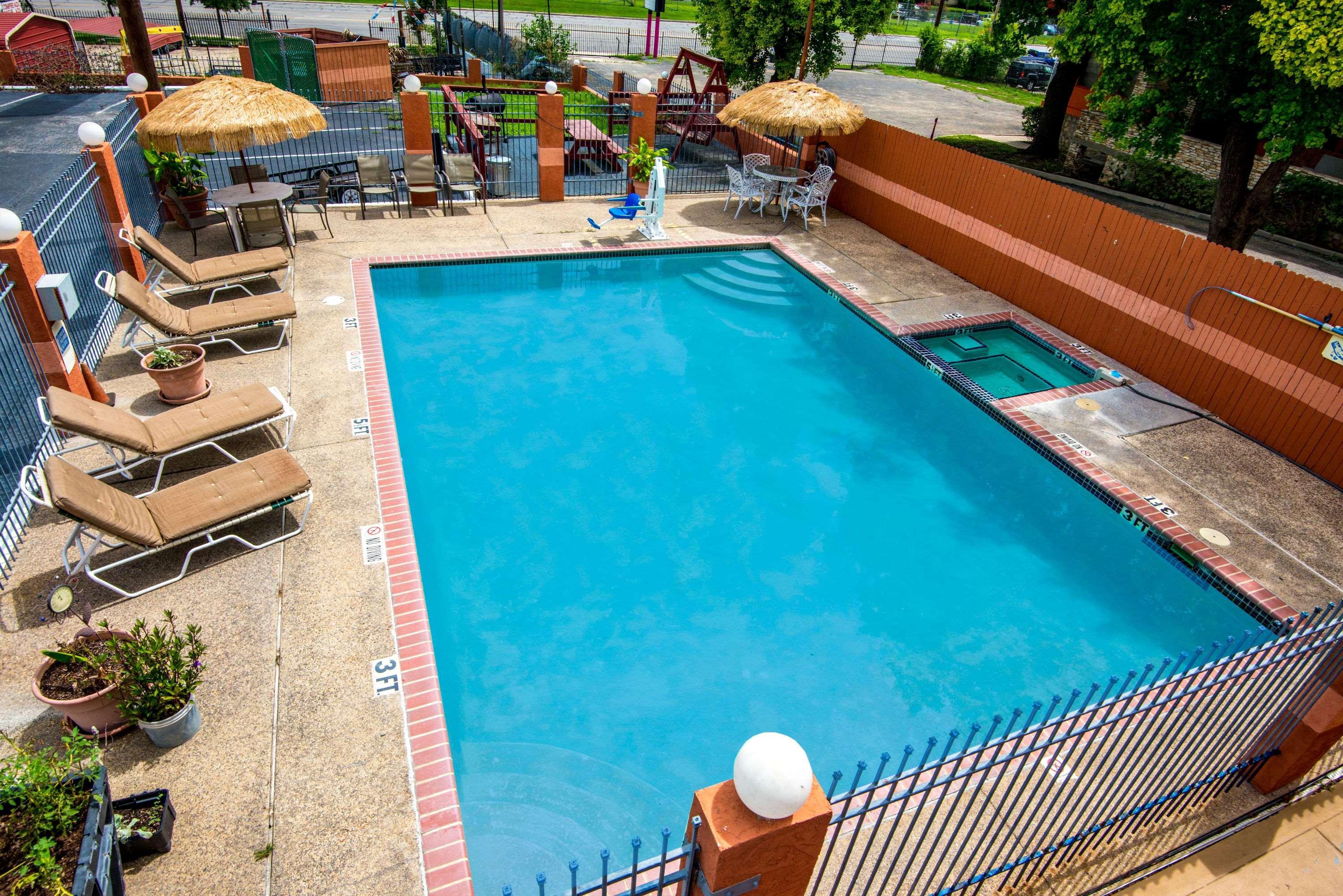 Econo Lodge Inn & Suites Near Lackland Afb San Antonio Eksteriør bilde