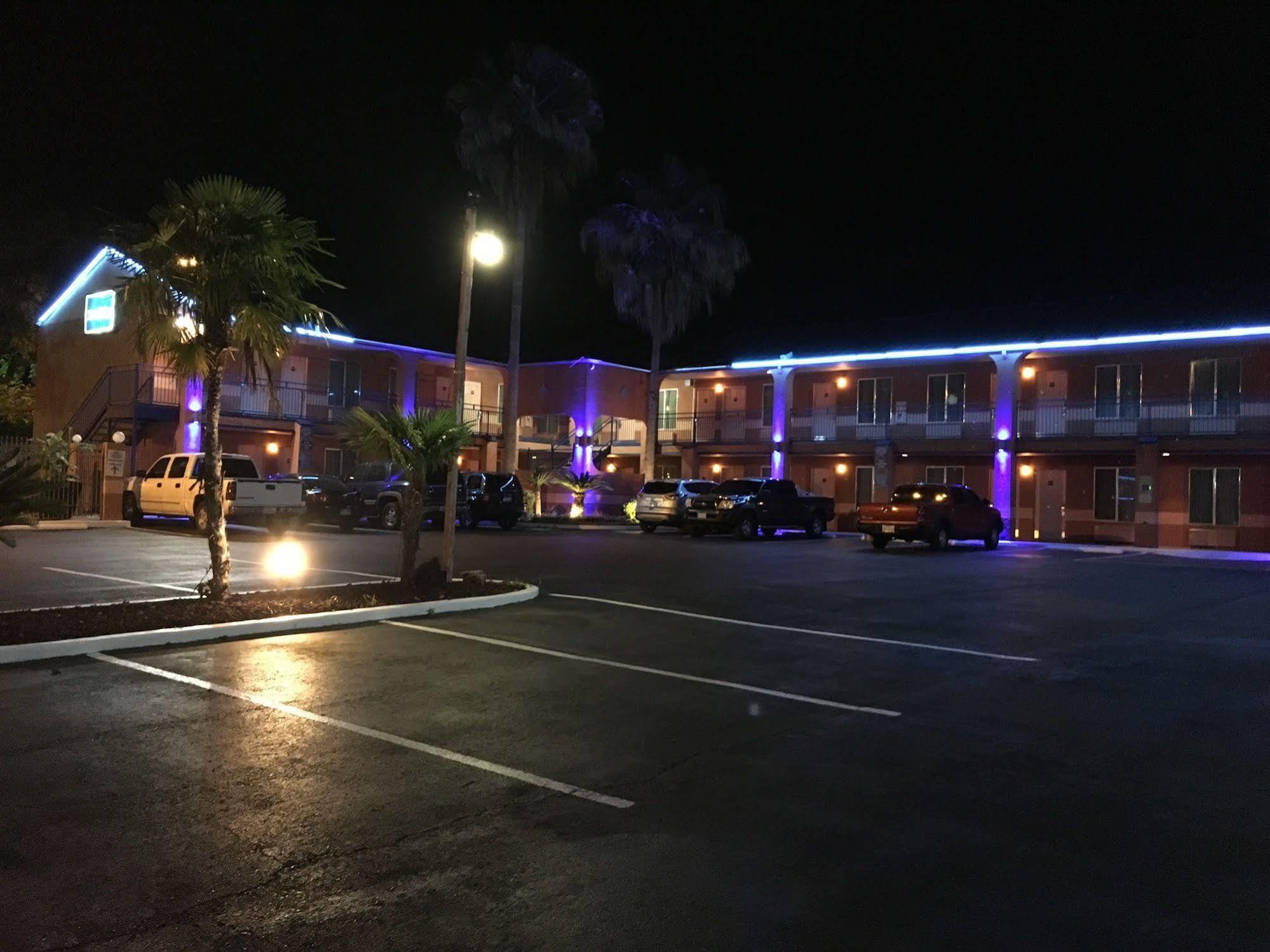 Econo Lodge Inn & Suites Near Lackland Afb San Antonio Eksteriør bilde